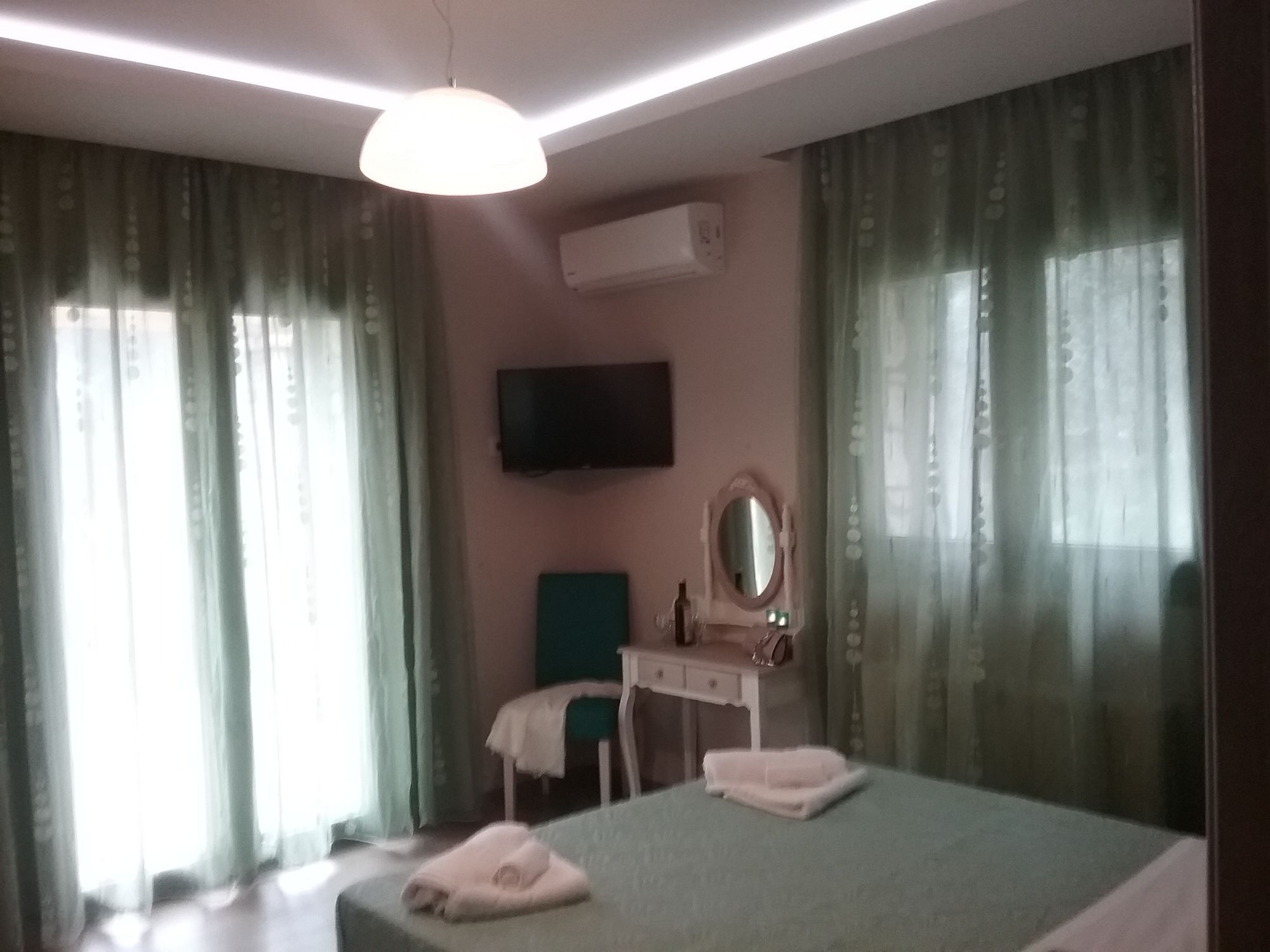 Lobos Villa Keri